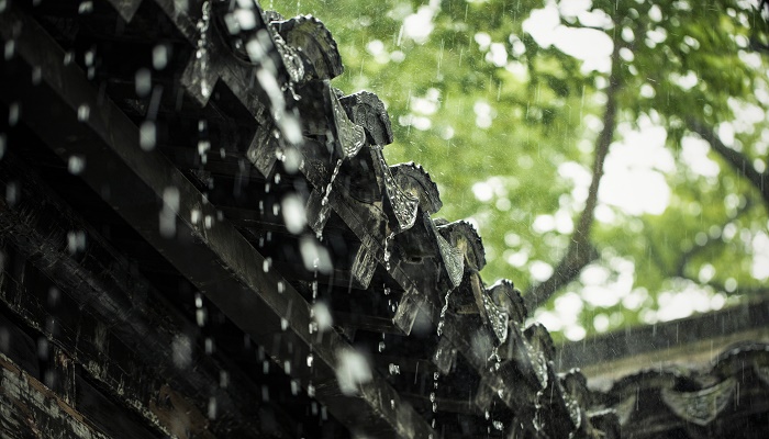 孤山寺遇雨的翻译  第1张