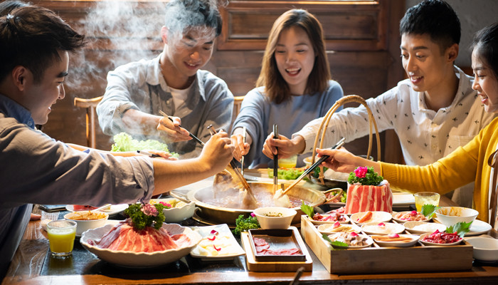 女人梦见做饭请客吃饭是什么意思  第1张