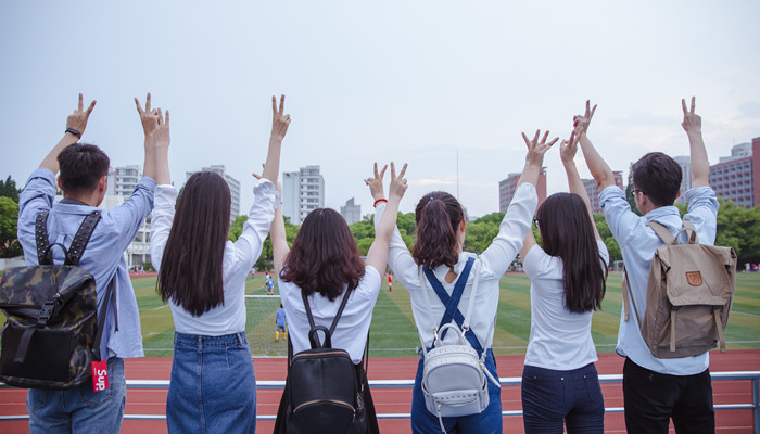 梦见带同学回家避雨是什么意思  第2张