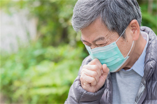 老人出现哪些症状要警惕肺炎  第1张