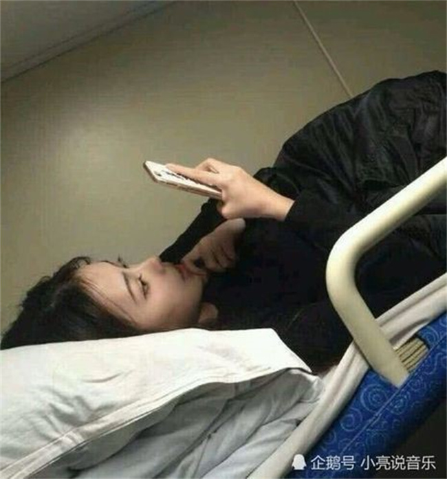 女生坐火车硬卧过夜安全吗  第2张