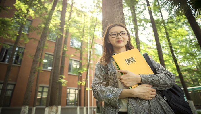 小清华是哪个大学  第2张