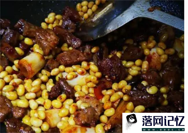 黄豆烧牛肉的做法  第2张